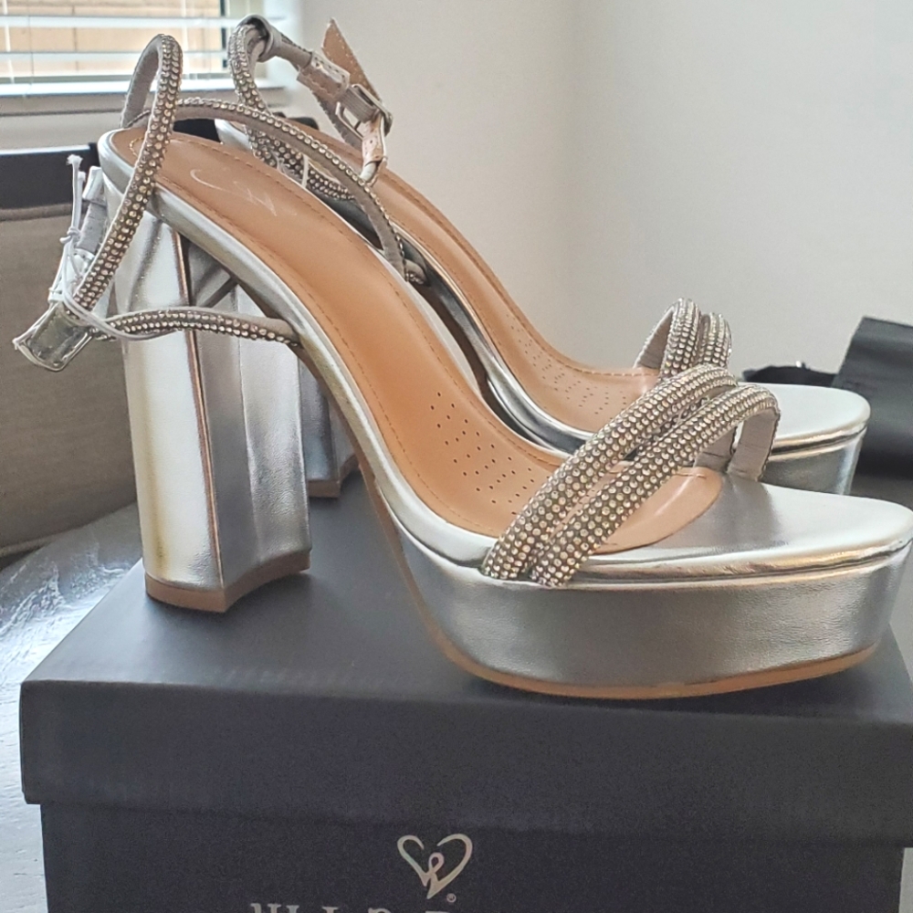 New Silver chunky Heels